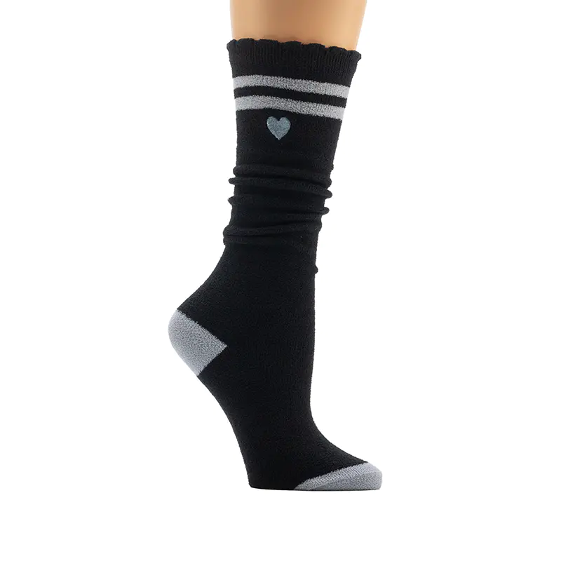 Ladies'Varsity Stripe na may Heart Embroiddery Cozy Home Socks