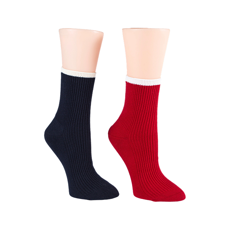 Pambabaeng Ribbed Socks